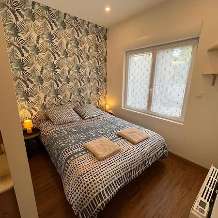 T2 Cosy 700 M De La Grotte Apartment